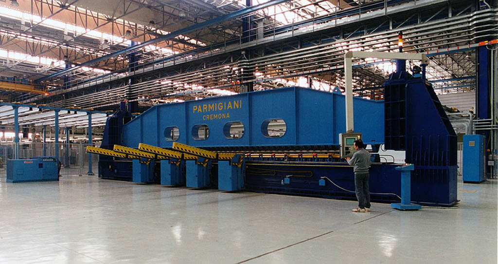 aircraft fuselage rolling machine wing leading edge rolling machine calandra per industrie aeronautiche calandra a 3 rulli cilindro hydraulico 